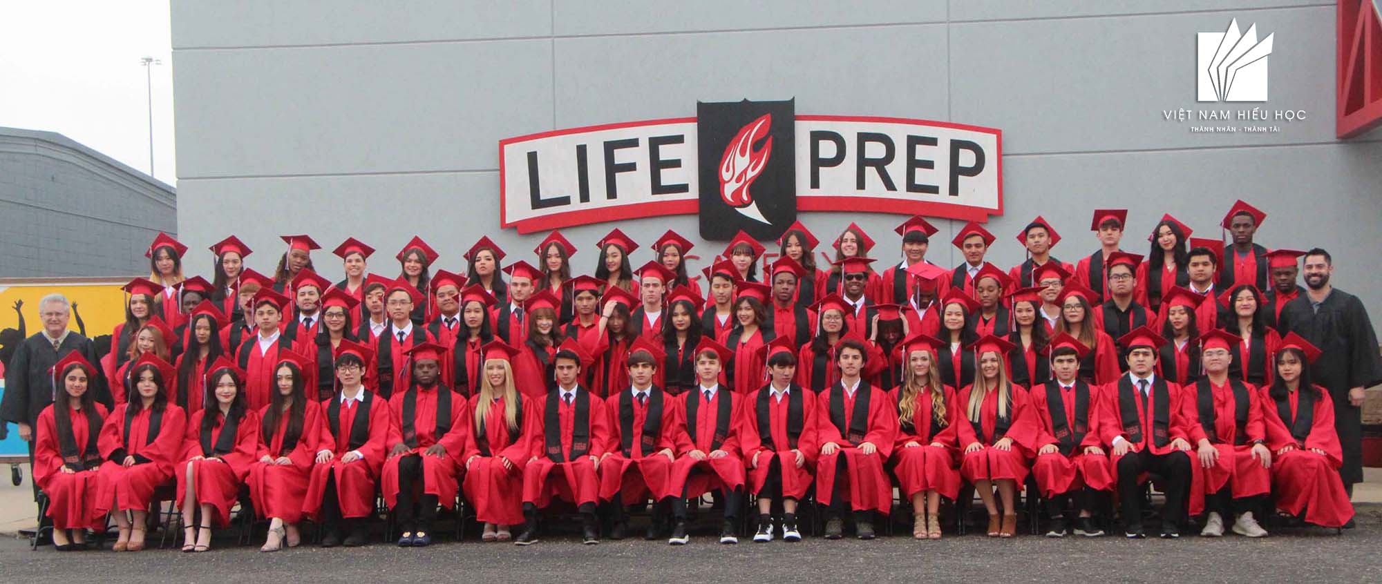 Lễ tốt nghiệp của học sinh Life Preparatory Academy 2020