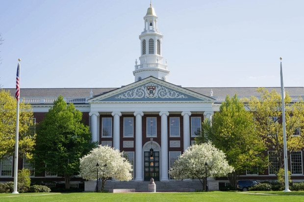 Harvard Business school đứng thứ 2 trong top 10 trường đào tạo MBA tốt nhất thế giới