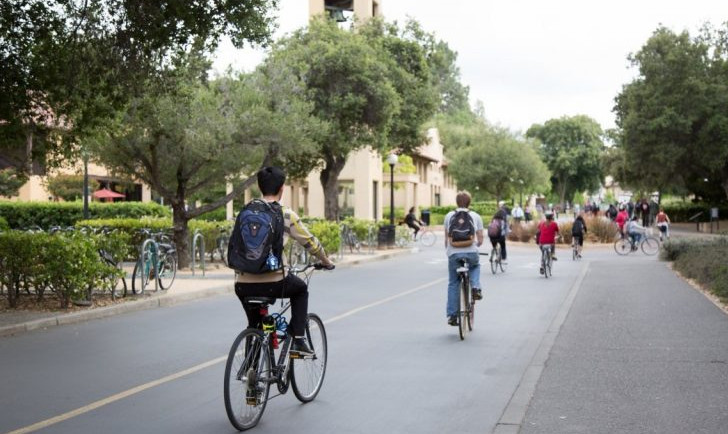 Đại học Stanford hiện cung cấp khoảng 13.000 xe đạp để mọi người di chuyển hàng ngày.